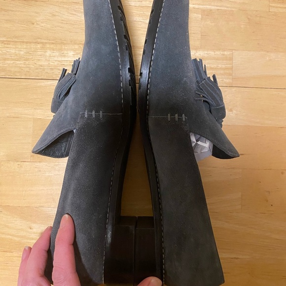 STUART WEITZMAN Guido Tassel Loafers Women's Gray Suede Slip On Flats 10 1/2 M - Picture 3 of 5